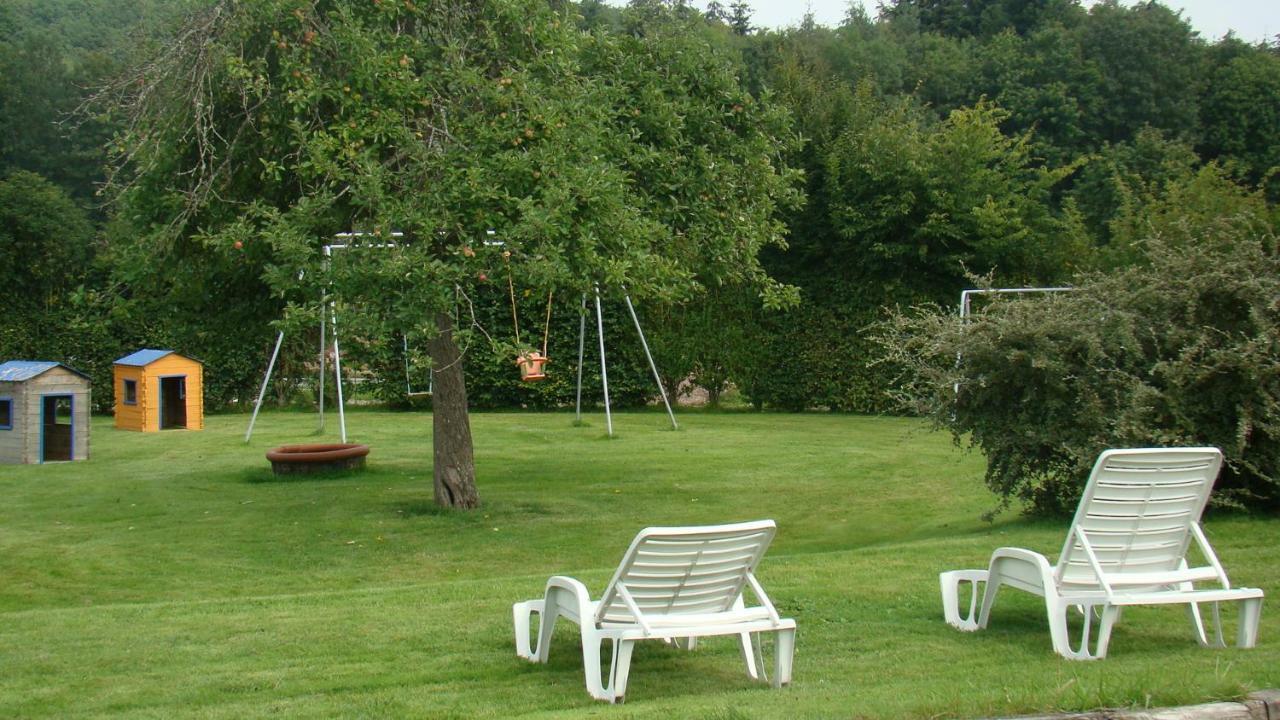 Gite De La Cour Campandré-Valcongrain Exterior foto